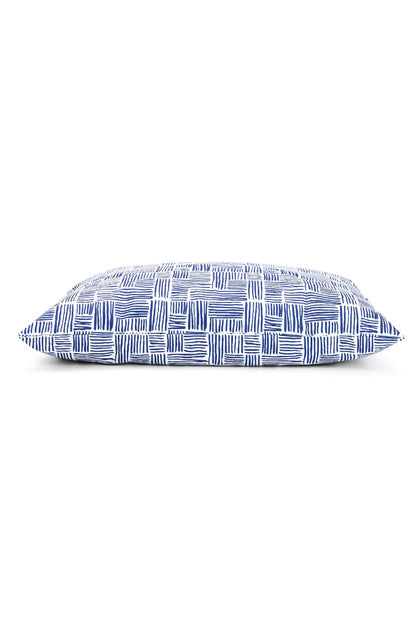 Quinn – Washable Blue Line Dog Bed with Memory Foam